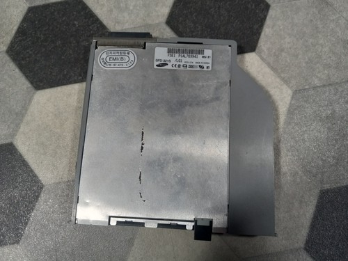 Samsung SFD-321S/LG1 Slimline Internal floppy drive - 第 4/9 張圖片