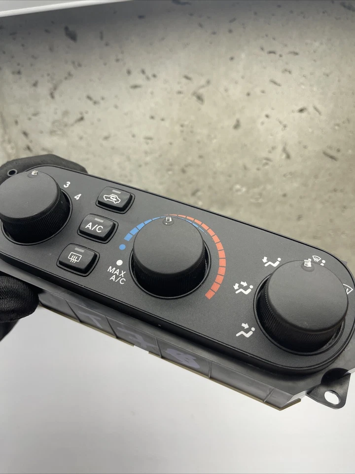 2004-2008 Mitsubishi Galant ES OE Temperature Climate Control Module Mr958449 - Image 4 of 4