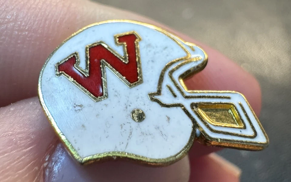 Vtg Wisconsin Badgers University of Wisconsin Football Helmet Lapel Pin Tie Tack - Image 2 of 4
