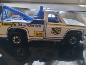 hot wheels larry's towing