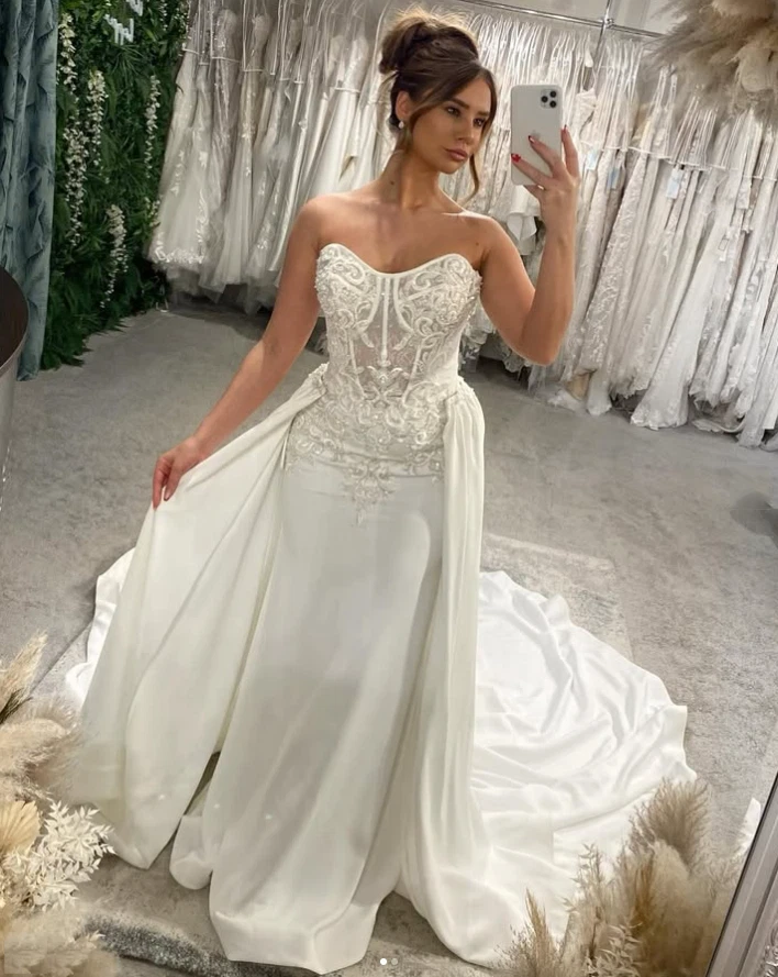 Vestidos de novia de satén de sirena con tren desmontable con cuentas elegantes vestidos de novia Foto 3 de 4