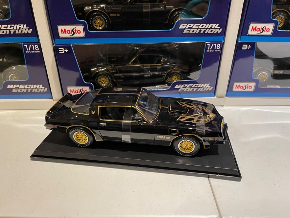 1/18 Maisto Pontiac Firebird Trans Am Black with Gold trim