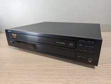 YAMAHA CDC-845 Natural Sound 5 Disc CD Changer w/ Remote - Works Great