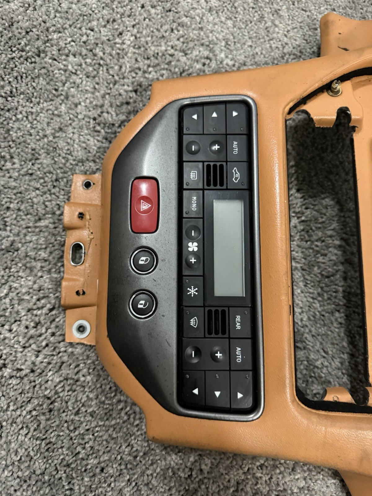 Maserati GranTurismo Dashboard center panel