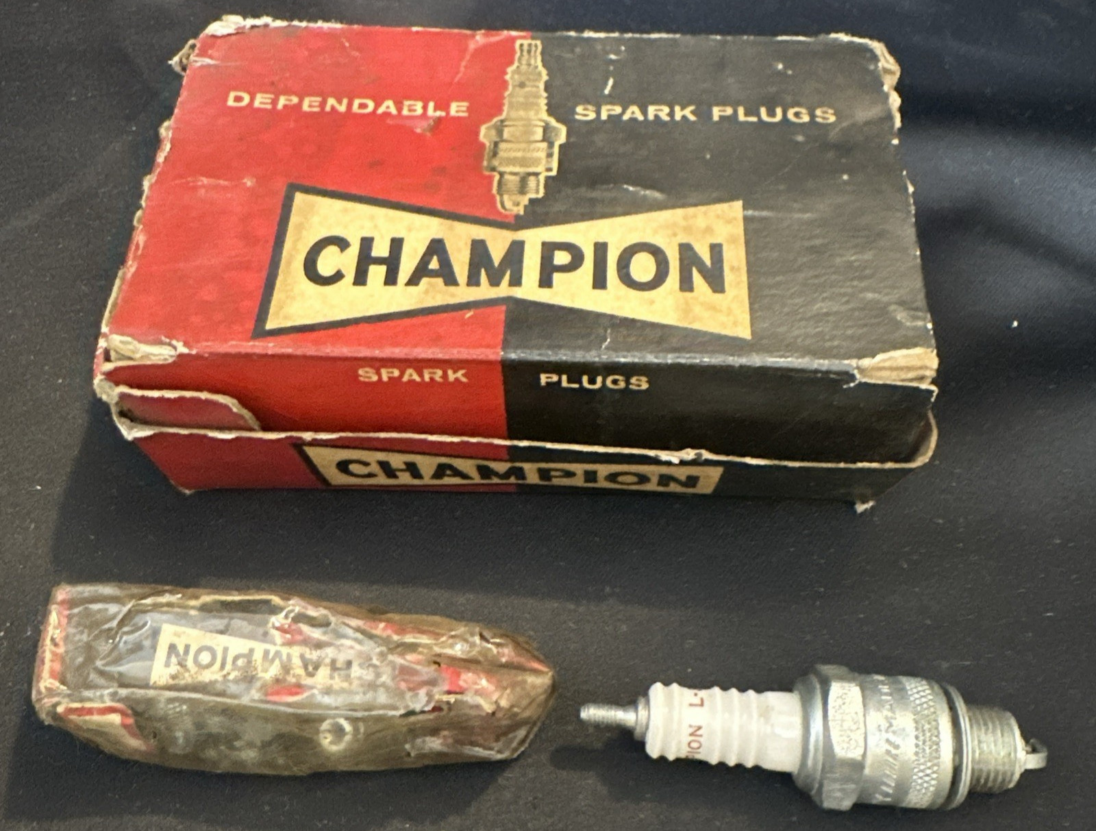 NOS Vintage Champion L87Y Spark Plugs Lot of 12 New Old Stock 11 Boxed  1 Loose