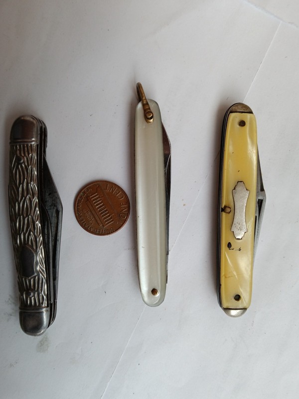 Three Small Vintage US And Japanese Knives Imperial, Colonial, Japanese Premium