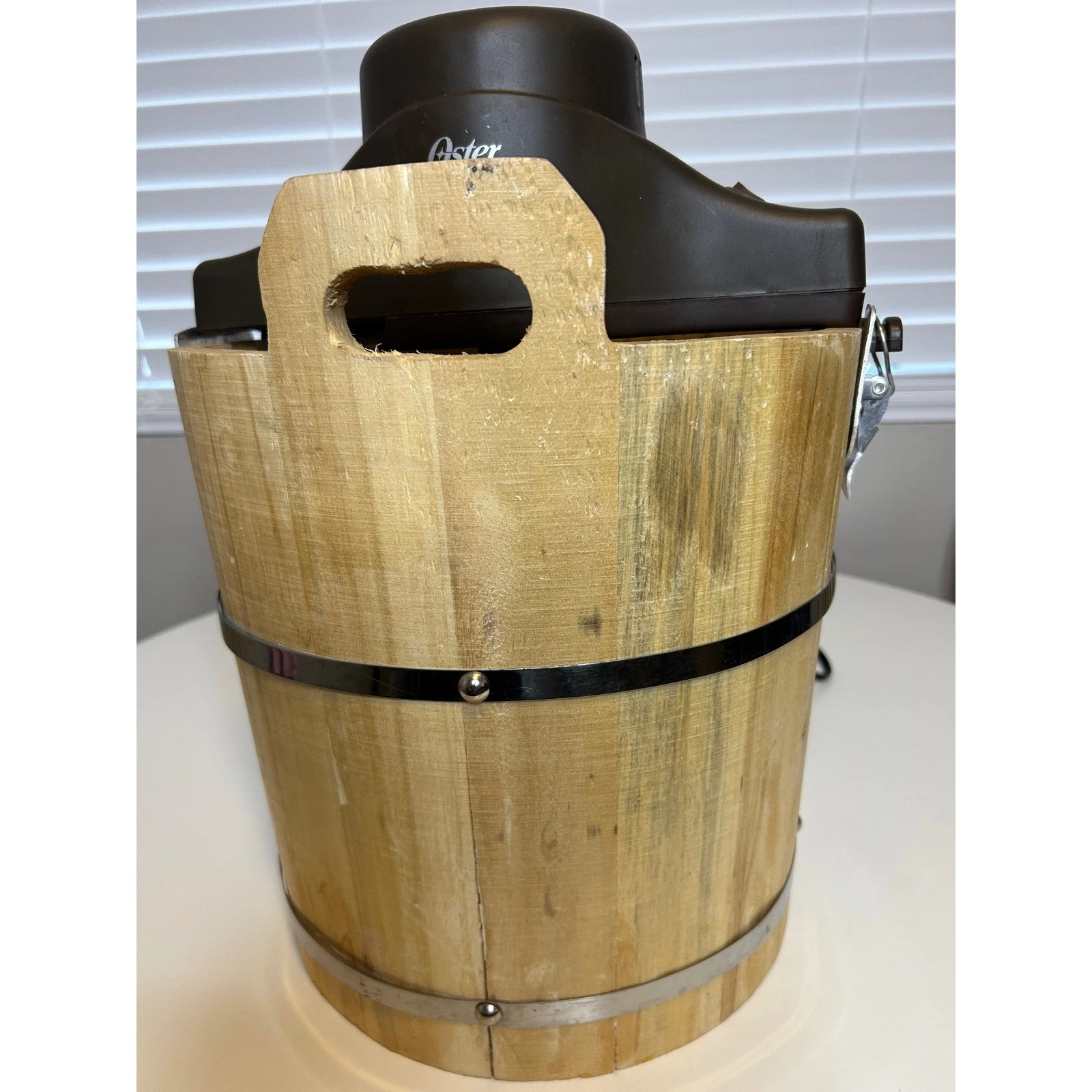 Oster Electric Ice Cream Maker 4 Quart Wooden Bucket Brown Motor Used w/defects