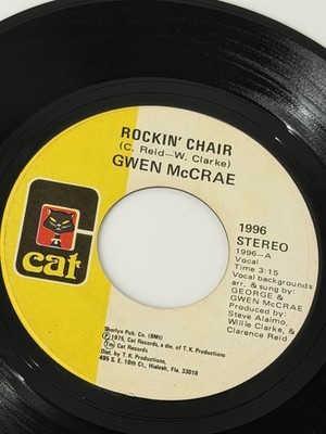 GWEN McCRAE - ROCKIN' CHAIR/IT KEEPS ON RAINING - 1975 CAT RECORDS
