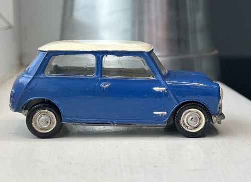 1:32 Airfix M4C Morris Mini Minor 1960s Vintage Model Kit Painted & Assembled - Picture 6 of 15