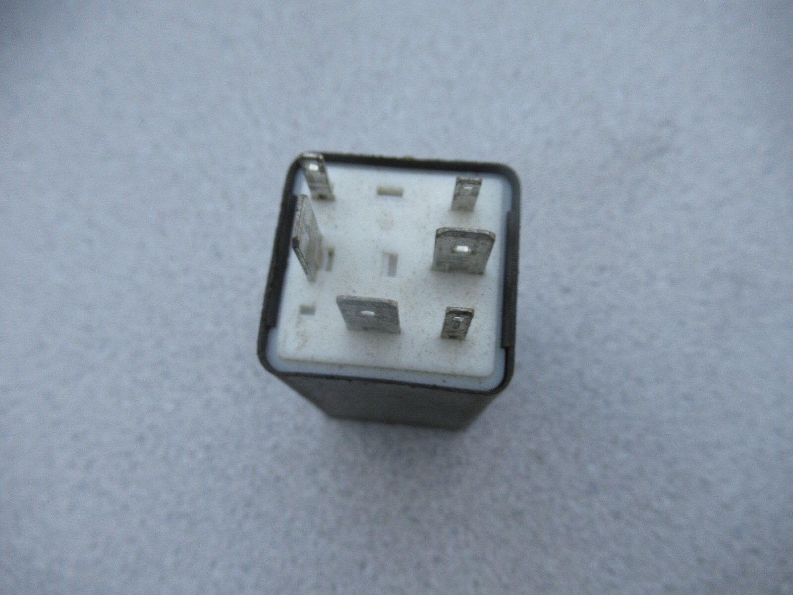 Porsche 944/964/993 DME Fuel Pump Relay 89 8892 000 CC21 eBay