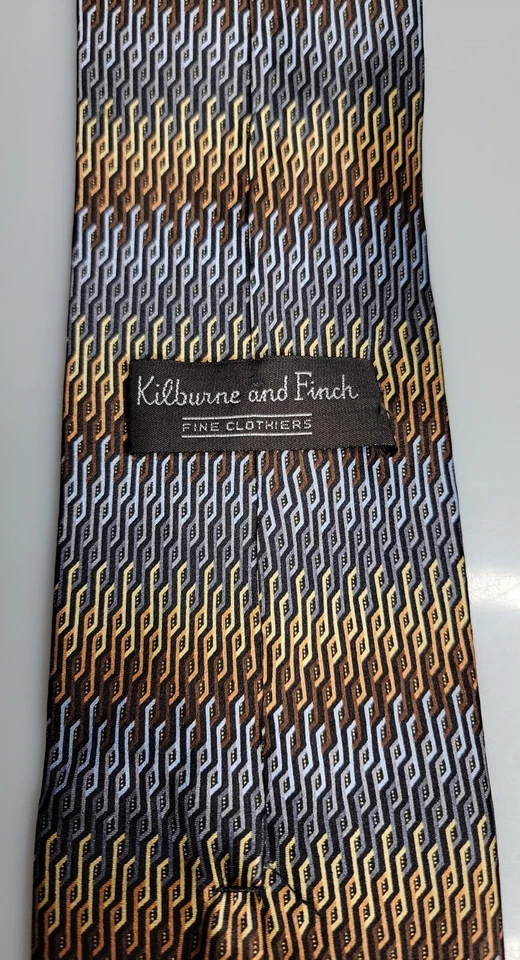 Corbata geométrica de colección Kilburne and Finch para hombre 100 % seda Foto 2 de 4