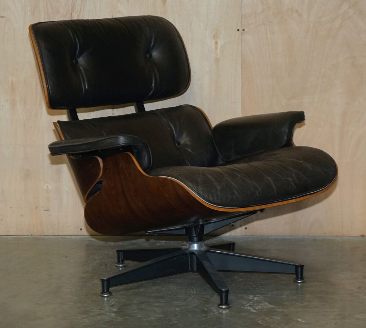 RESTORED 1960'S HERMAN MILLER No1 ROSEWOOD EAMES LOUNGE RESTORED 1960'S HERMAN MILLER No1 ROSEWOOD EAMES LOUNGE