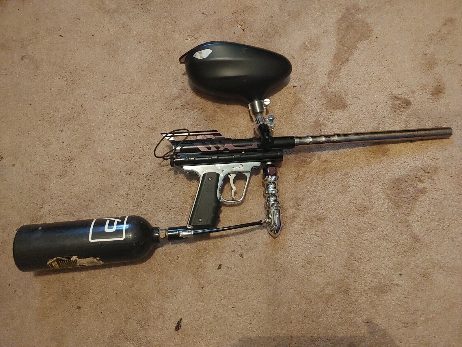 Paintball Gun. CUSTOM.  comes with extras