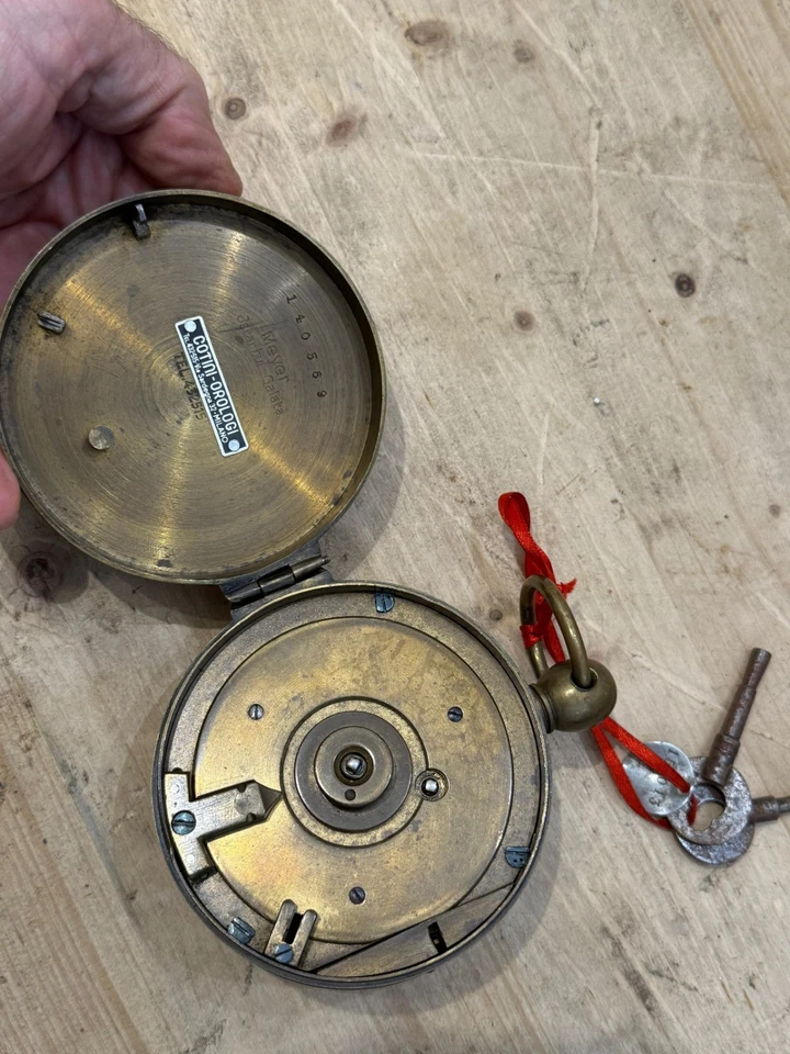 Orologio da ronda anni '20 per guardia notturna, funzionante e con sue chiavi - Immagine 4 di 4