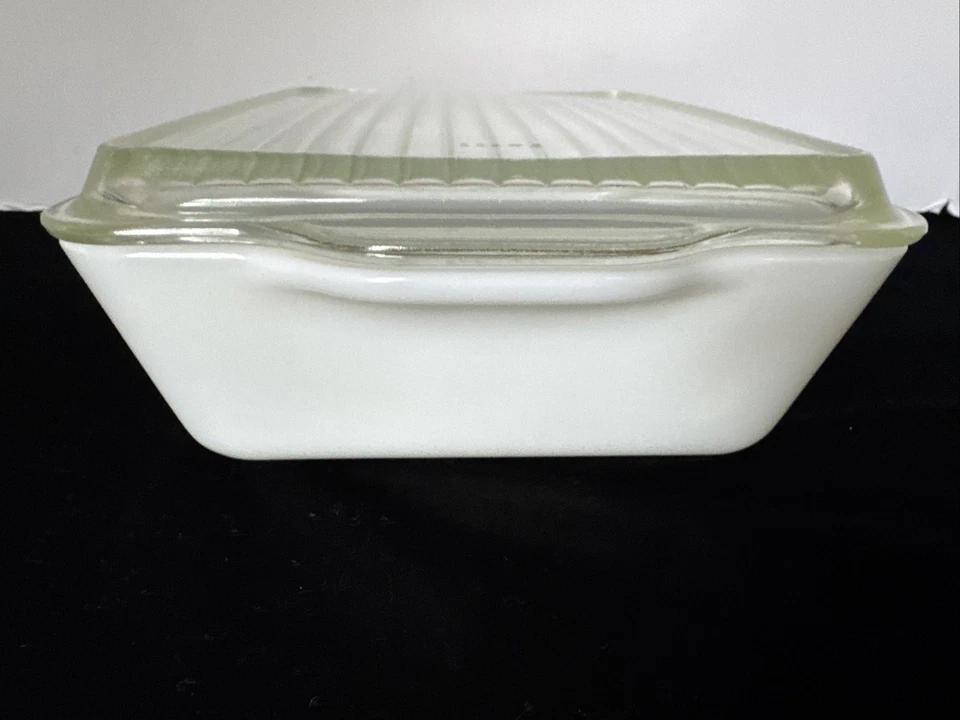 VINTAGE PYREX AMISH BUTTERPRINT  REFRIGERATOR DISH SET w Lids 8 PIECES CLEAN - Image 3 of 4