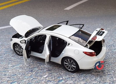 Original 1/18 Scale Mazda 6 ATENZA 2019 White Diecast Car Model