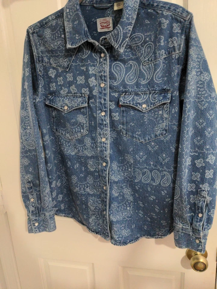 Levi's Women's Paisley Pearl Snap 100% Cotton Western Denim Jean Shirt Size L - Image 2 of 4