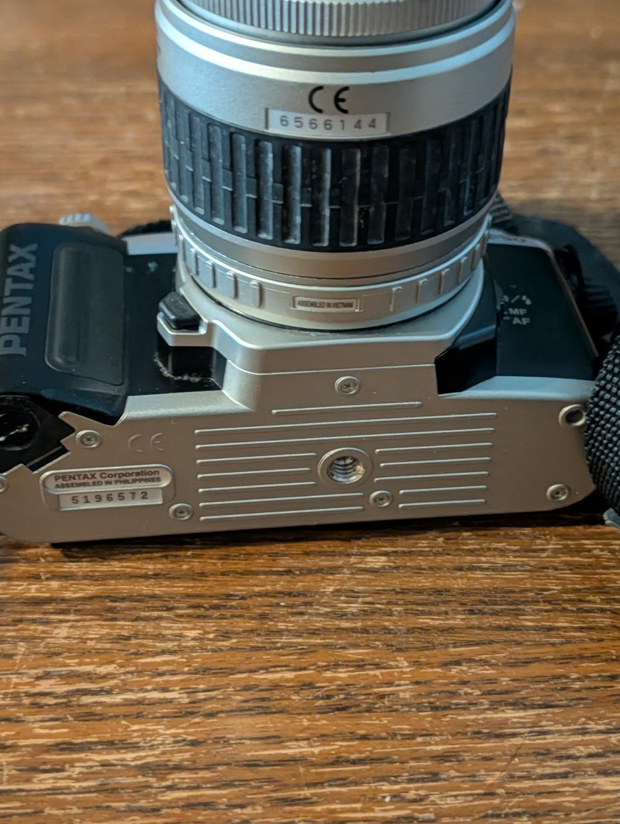 Pentax Film Camera ZX-50 35mm With Pentax 28-90mm Lens With Strap