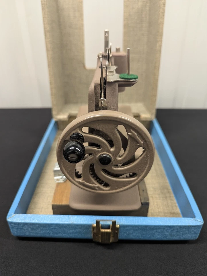 Máquina de coser vintage Singer Sewhandy 20 miniatura original de metal juguete para niños Foto 4 de 4