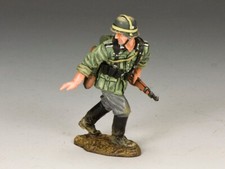 King & Country WS214 WW2 German Army Soldier Wait! ETO Eastern Front RETIRED MIB