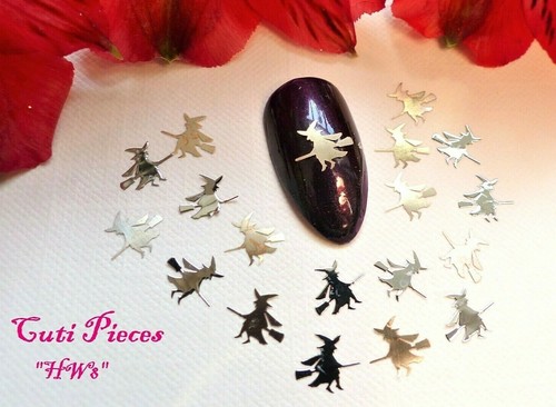50 piezas Halloween Bruja Escoba Plateada Delgada Metal Brillo Brillo Spangle Arte en Uñas HW8 - Imagen 2 de 3