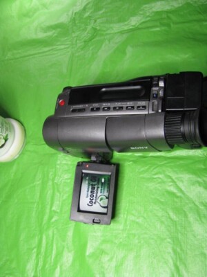 Sony CCD-TRV22 Video 8mm Analog Camcorder - Record Tranfer Watch