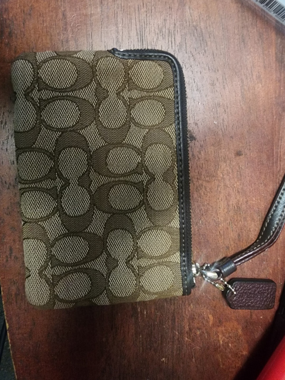 Vintage Small Coach Handbags for Women - Preowned & Stylish-image