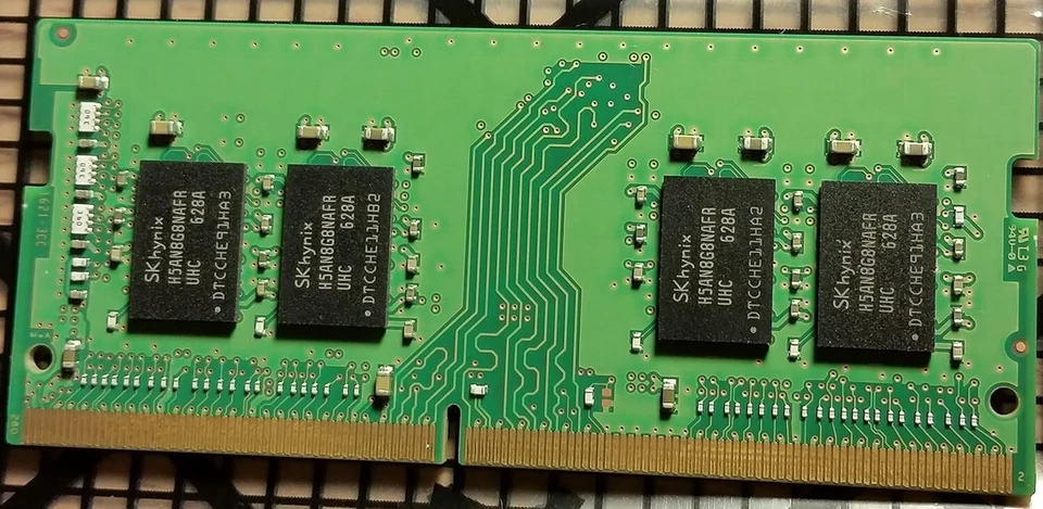Hynix 4GB (1 x 4GB) PC4-19200 (DDR4-2400) Memory (HMA851S6AFR6NUH) - Image 4 of 4