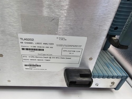 Tektronix TLA5202 Logic Analyzer for parts or repair - Picture 4 of 4
