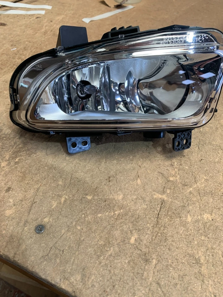 FIAT 500X 2015-2018 FARO ANTINIEBLA DELANTERO DERECHO GENUINO 52088140 Foto 3 de 4