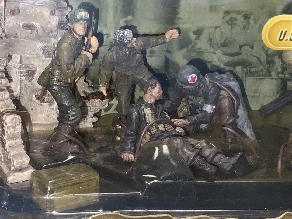 Forces Of Valor U.S. 82nd Airborne with Medic 1:32 Figure Released in 2007 NEW - Image 4 of 4