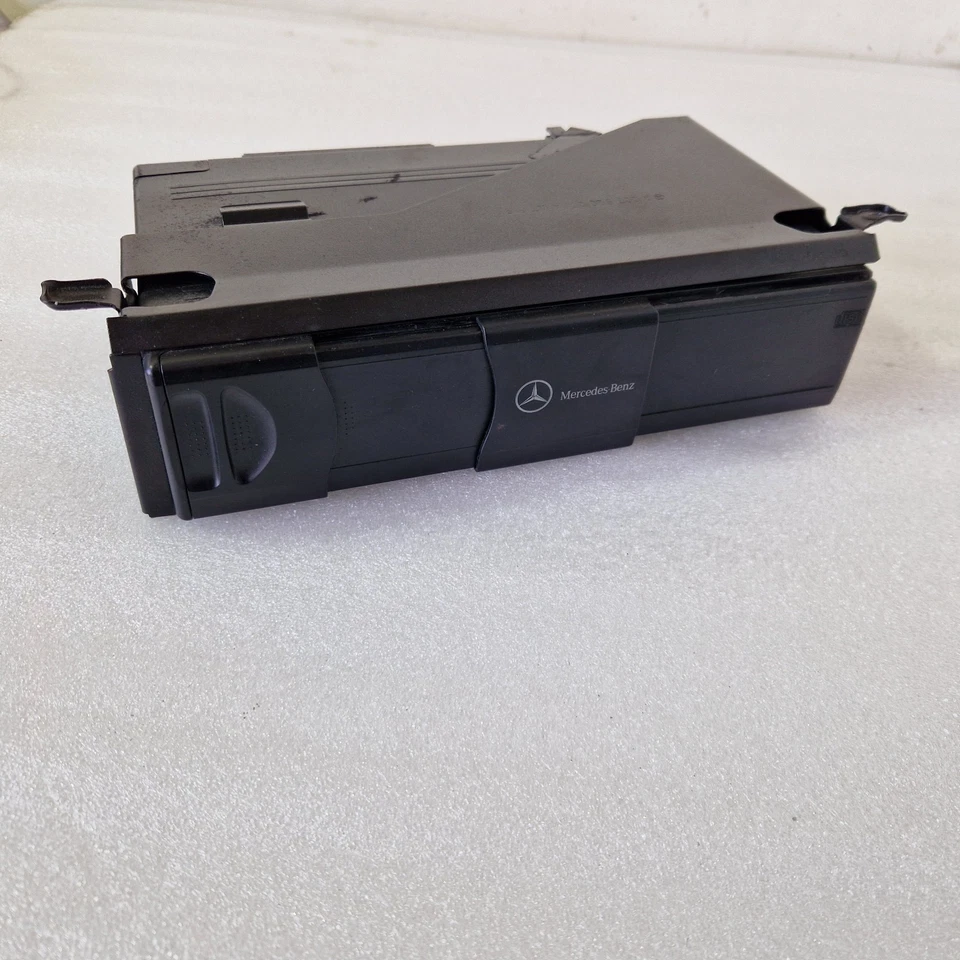 C44* Mercedes Benz W209 W203 R170 W463 6-Fach CD-Wechsler A2038209089 - Bild 1 von 4