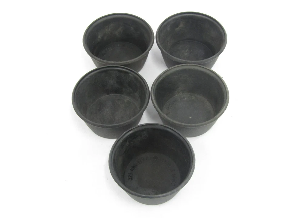 1980 VW Rabbit pickup WHEEL CENTER CAPS MK1 Caddy truck chrome slotted rim - Imagem 4 de 4