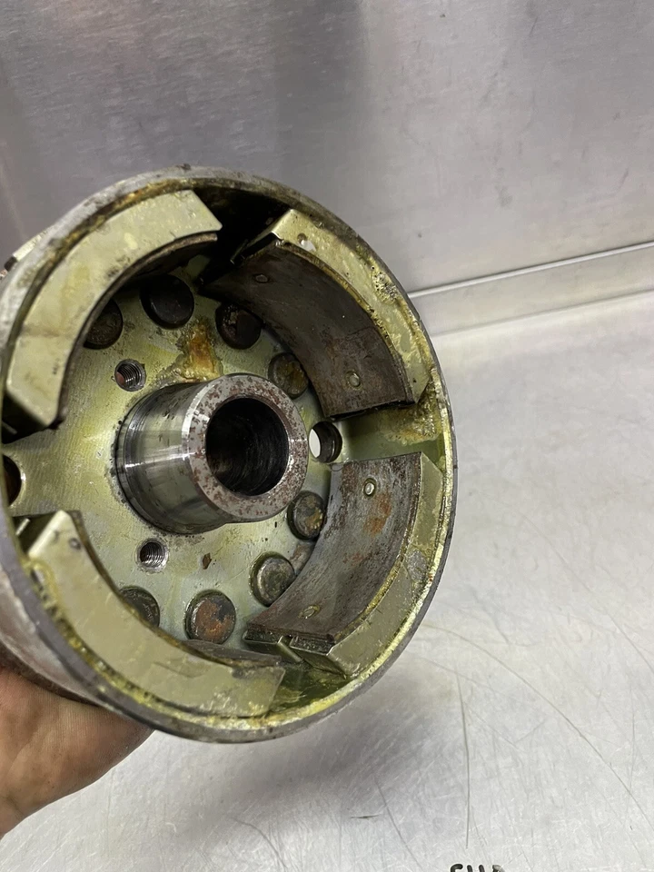 84 85 86 87 1984 Yamaha VMAX VMX540 volante rotor magnético Foto 3 de 4