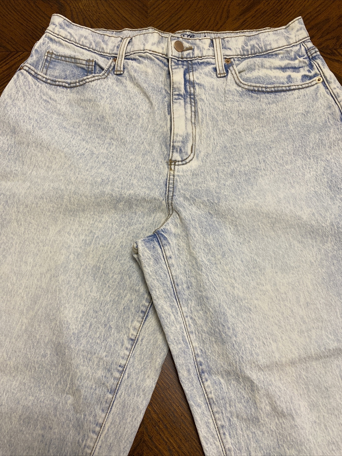 Women’s Universal Thread Stonewashed Blue Jeans 1… - image 4