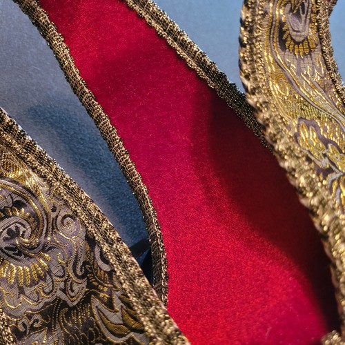 Venetian Big Nose Carnival Masquerade Mask - Picture 9 of 10