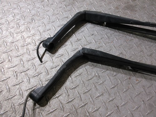 97-04 2004 C5 CORVETTE CONVERTIBLE Pair LH & RH Windshield Wiper Arms W/ Blades - Picture 7 of 8