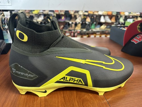 Nike Oregon Ducks PE Alpha Menace Elite 3 Team Issued Size 17 Football Cleats - Picture 3 of 8