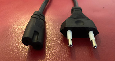 Eurokabel Stromkabel Netzkabel 220 Volt auf Euro 8 Buchse  1,4m schwarz