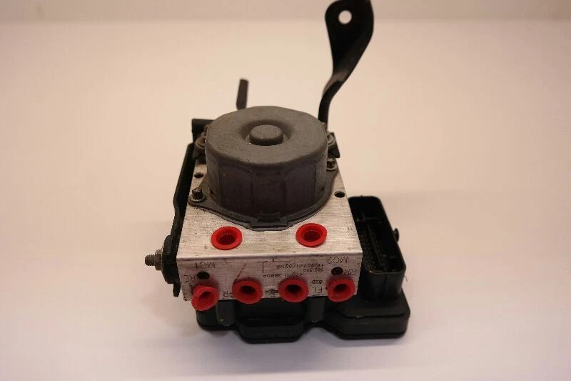 2012 Nissan Versa 1.8l Anti Lock ABS Pump OEM - Image 3 of 4