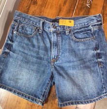 Calvin Klein 100 Cotton Classic Medium-Wash Denim Shorts Mid-Rise Fit Size 2