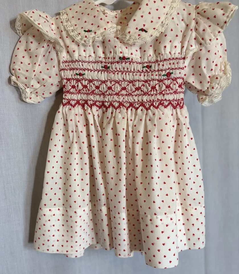 Vintage Homemade 80's-90's Baby Girls 12-18M Smocked Hearts Short Sleeve Dress - Image 4 of 4