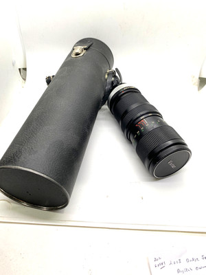 Vintage Vivitar 75-205 mm 1:3.8 Close Focusing Auto Zoom Lens with Case