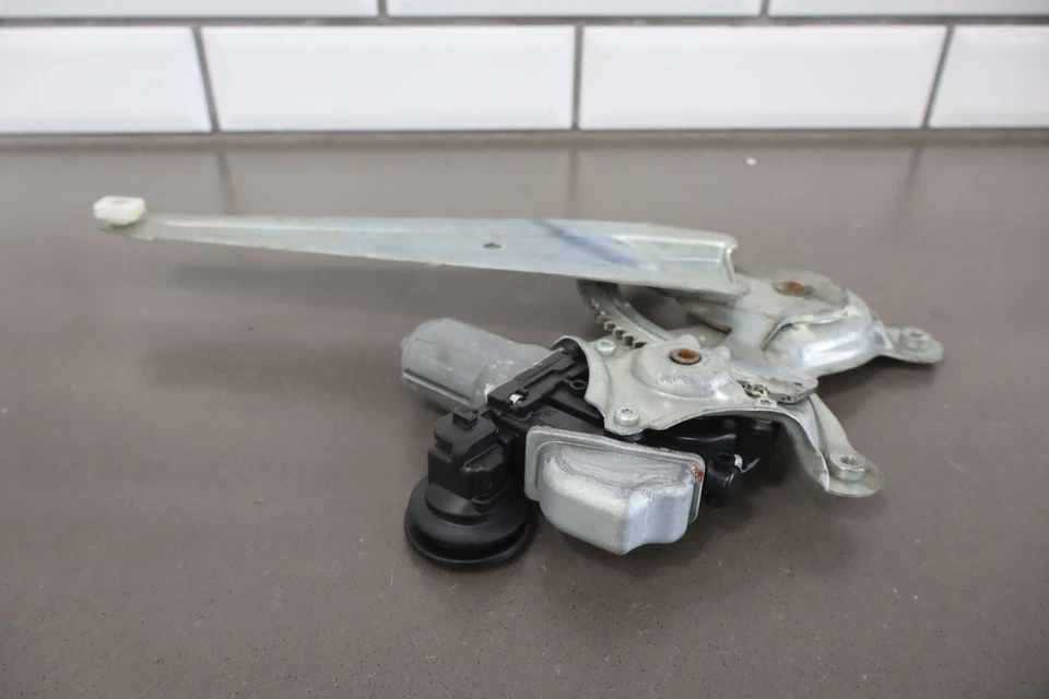 Regulador ventana puerta trasera pasajero derecho Lexus GX460 2010-2023 modelo base Foto 4 de 4