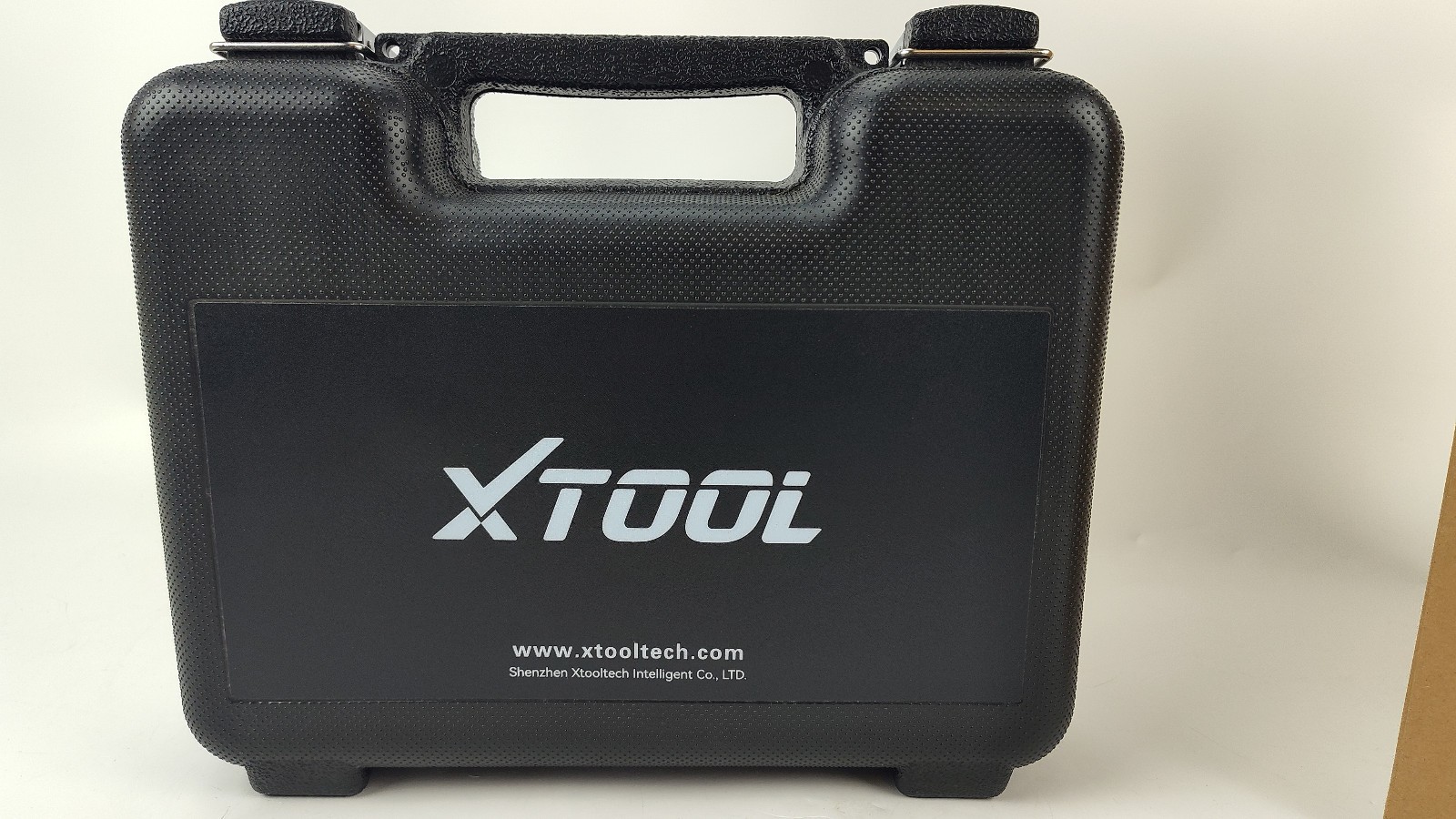 X-Tool D8S Smart Diagnostic System - Android Based Automotive Diagnostic Tablet