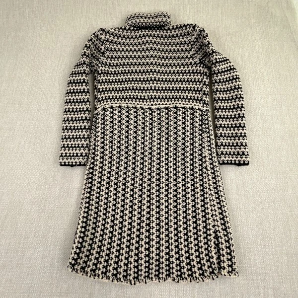 Casaco suéter feminino Tory Burch Maxeen malha XS luxo preto branco bolsos - Imagem 2 de 4