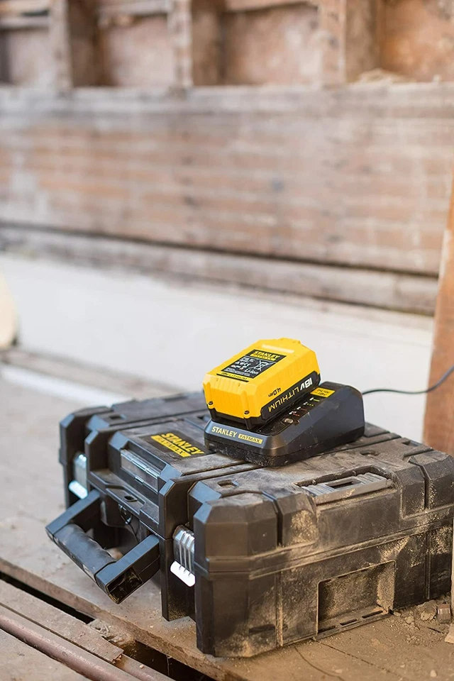 Stanley Fatmax Batteria Ricaricabile 18 V 4.0 Ah Ioni Di Litio FMC688L-XJ - Immagine 4 di 4