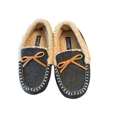 Dockers boy's slippers size 11-12