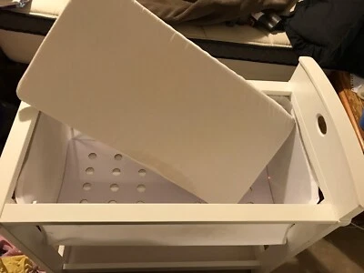 boori country collection bassinet