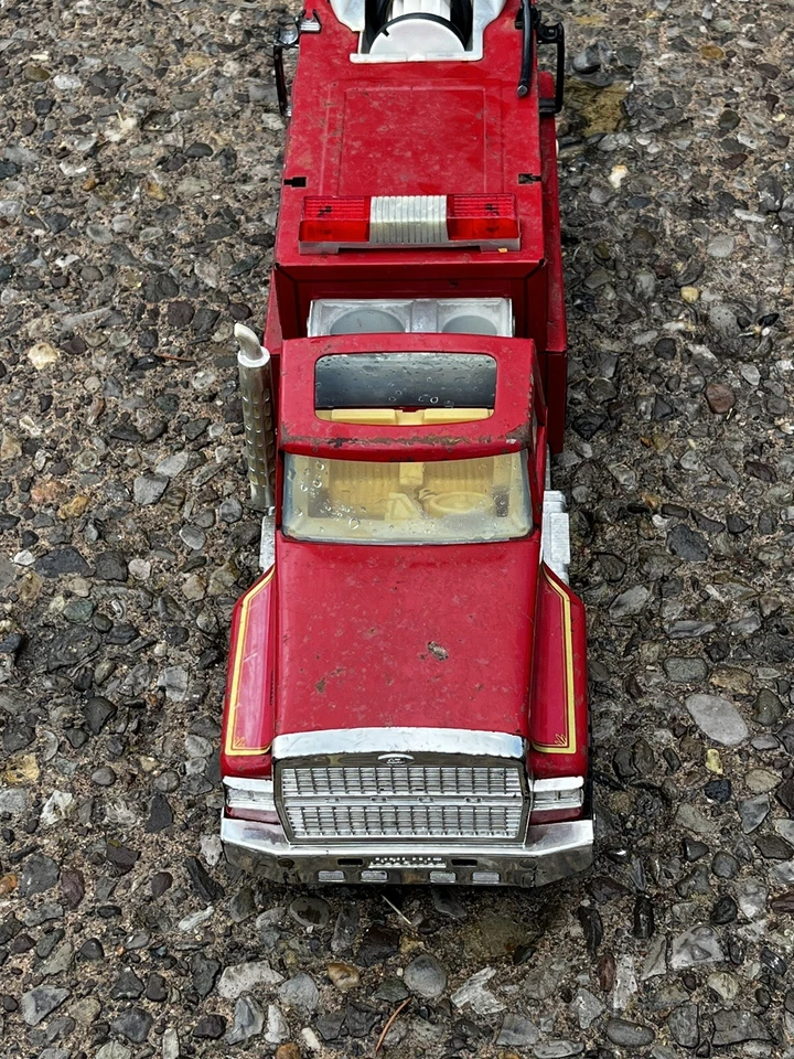 🚨VINTAGE Large Nylint Rescue Pumper Fire Truck Engine Co. 5 Pressed Steel Metal - Image 3 of 4